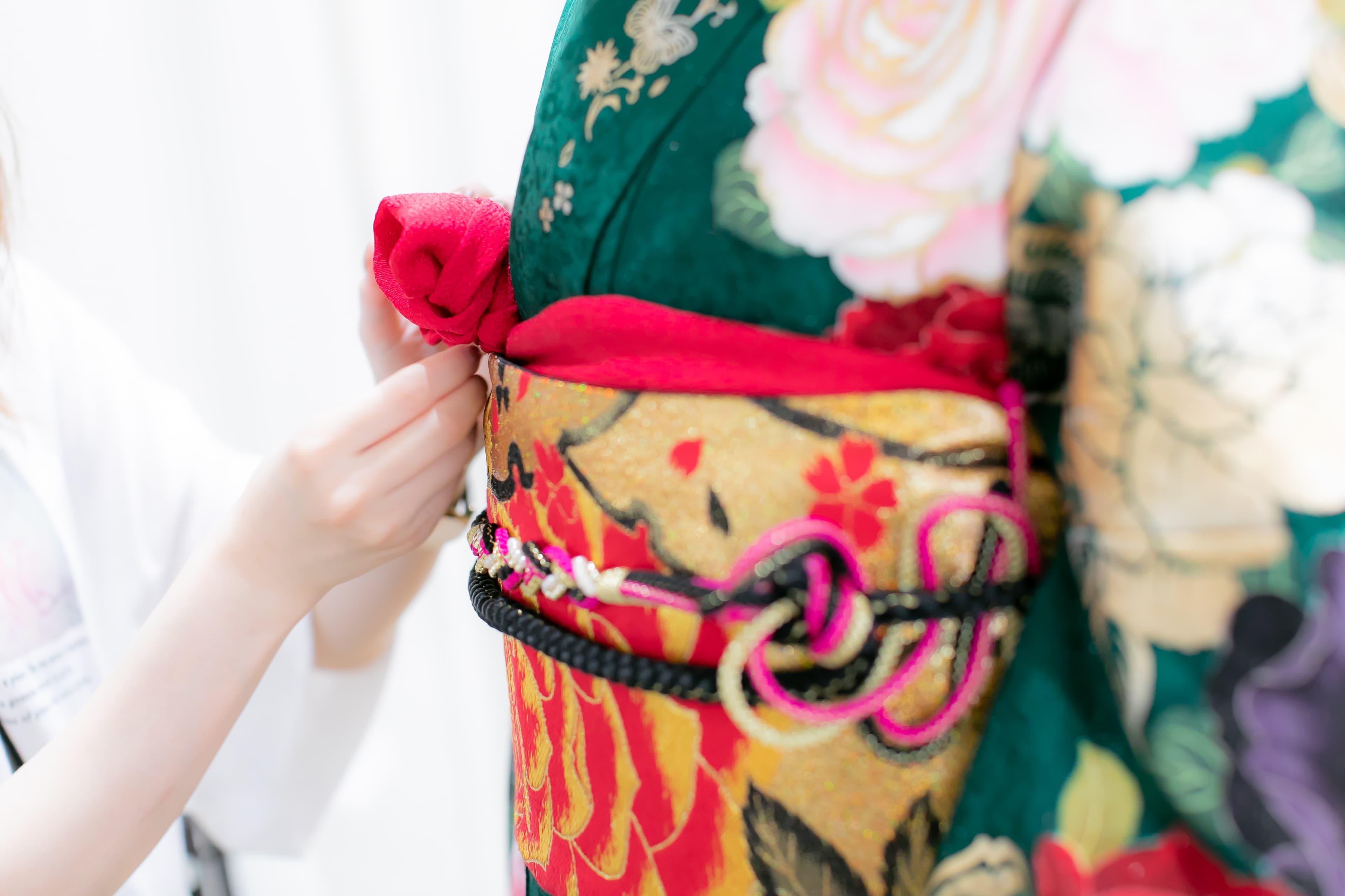 【2027年&2028年 ママ振袖フェア開催】小物だけのレンタルでOK!さらにamazonギフト券もプレゼント。